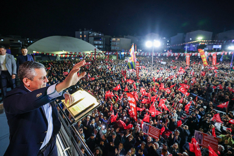 Özel, Meclis'te protesto ettiği Erdoğan'a seslendi: Trump seni seçmenin elinden kurtaramaz - Resim : 14