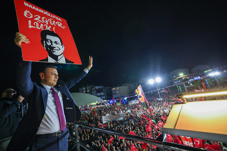 Özel, Meclis'te protesto ettiği Erdoğan'a seslendi: Trump seni seçmenin elinden kurtaramaz - Resim : 10