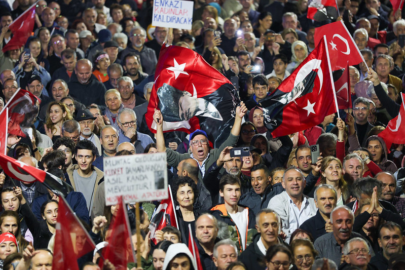Özel, Meclis'te protesto ettiği Erdoğan'a seslendi: Trump seni seçmenin elinden kurtaramaz - Resim : 9