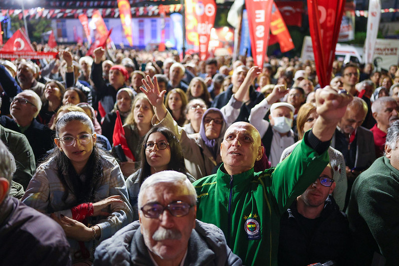 Özel, Meclis'te protesto ettiği Erdoğan'a seslendi: Trump seni seçmenin elinden kurtaramaz - Resim : 7