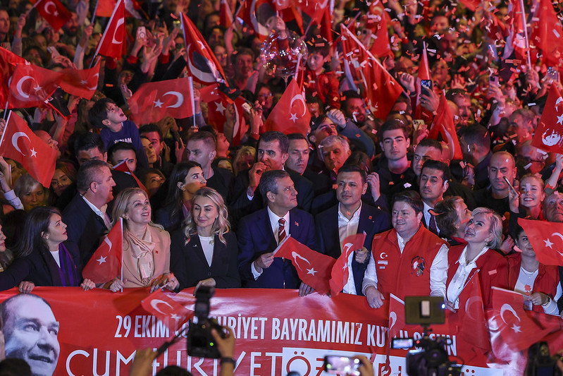 Yüz binler 'Cumhuriyet Yürüyüşü' için Kadıköy'e aktı - Resim : 10