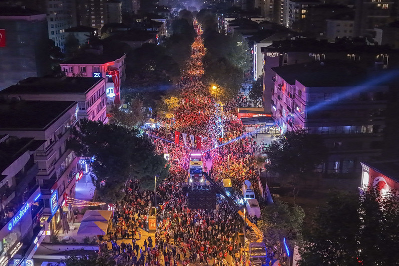 Yüz binler 'Cumhuriyet Yürüyüşü' için Kadıköy'e aktı - Resim : 8