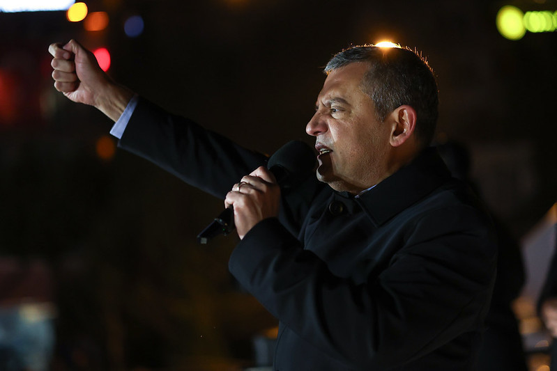 &Ouml;zg&uuml;r &Ouml;zel'den Erdoğan&rsquo;a k&ouml;pr&uuml; ve otoyol eleştirisi - Resim : 2