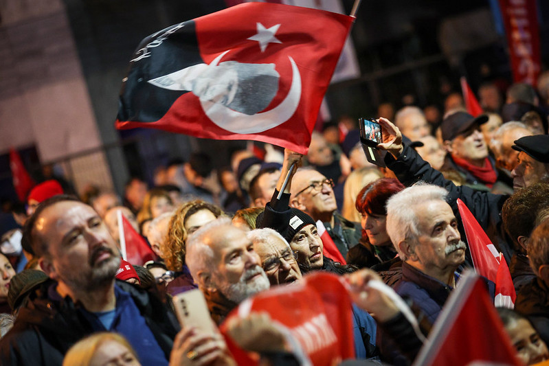 &Ouml;zg&uuml;r &Ouml;zel'den Erdoğan&rsquo;a k&ouml;pr&uuml; ve otoyol eleştirisi - Resim : 13