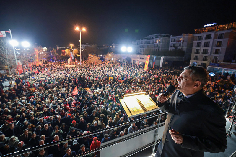 &Ouml;zg&uuml;r &Ouml;zel'den Erdoğan&rsquo;a k&ouml;pr&uuml; ve otoyol eleştirisi - Resim : 1