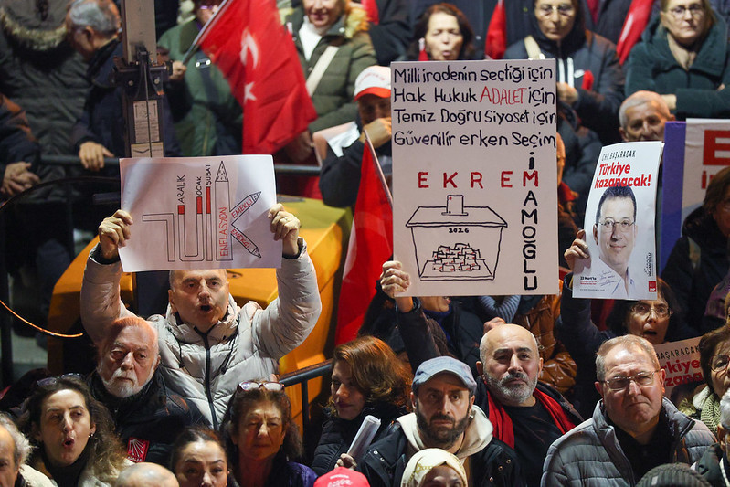 &Ouml;zg&uuml;r &Ouml;zel'den Erdoğan&rsquo;a k&ouml;pr&uuml; ve otoyol eleştirisi - Resim : 12