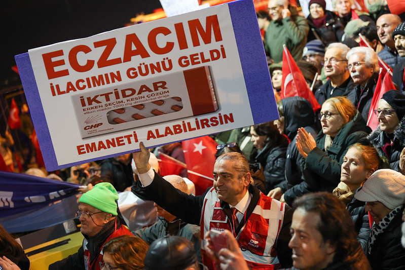 &Ouml;zg&uuml;r &Ouml;zel'den Erdoğan&rsquo;a k&ouml;pr&uuml; ve otoyol eleştirisi - Resim : 10