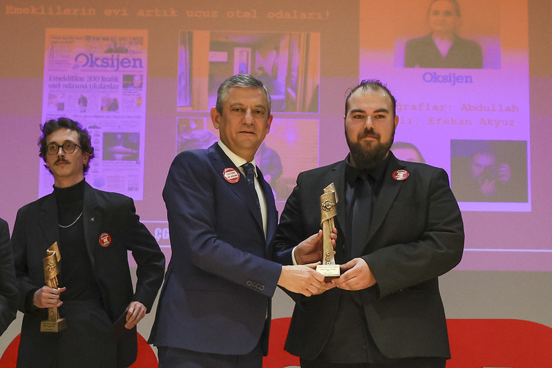 &Ouml;zg&uuml;r &Ouml;zel: AK Parti rahatsızlık yaratan t&uuml;m gazetecileri susturmaya &ccedil;alışıyor - Resim : 8