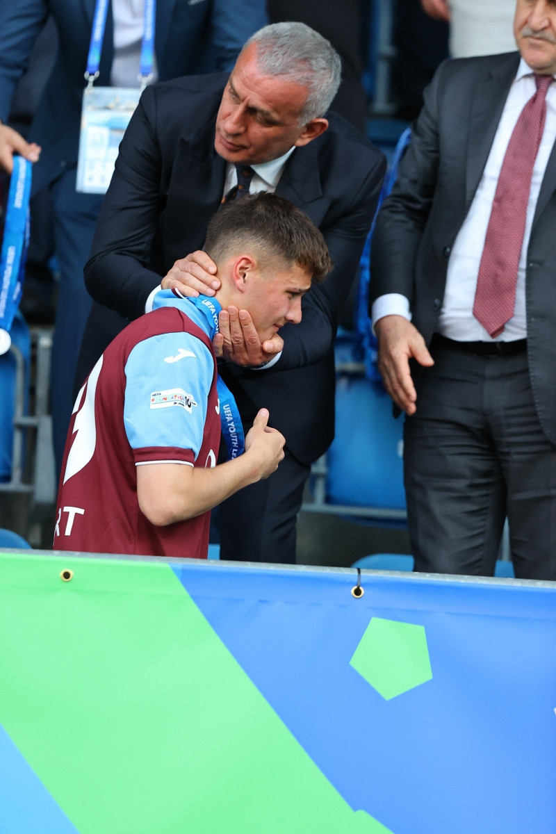 TFF Başkanı İbrahim Hacıosmanoğlu'ndan Trabzonspor U19'a dev prim - Resim : 1