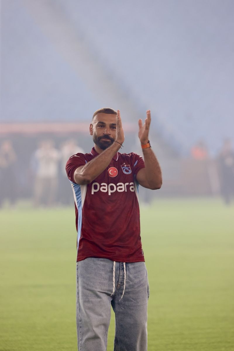 Salah'a unutulmaz tören: "Kupalar kazandırmak için buradayım" - Resim: 69