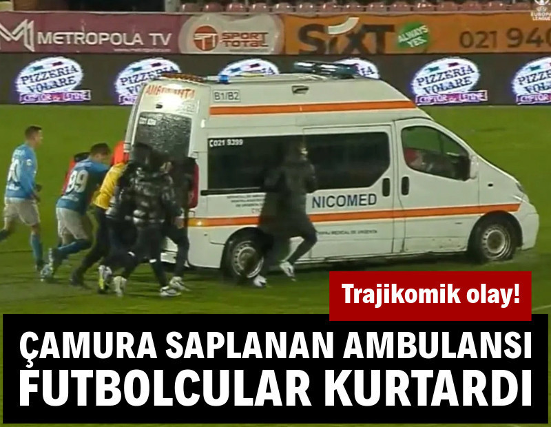 Bacağı kırılan futbolcuyu taşıyan ambulans çamura saplandı