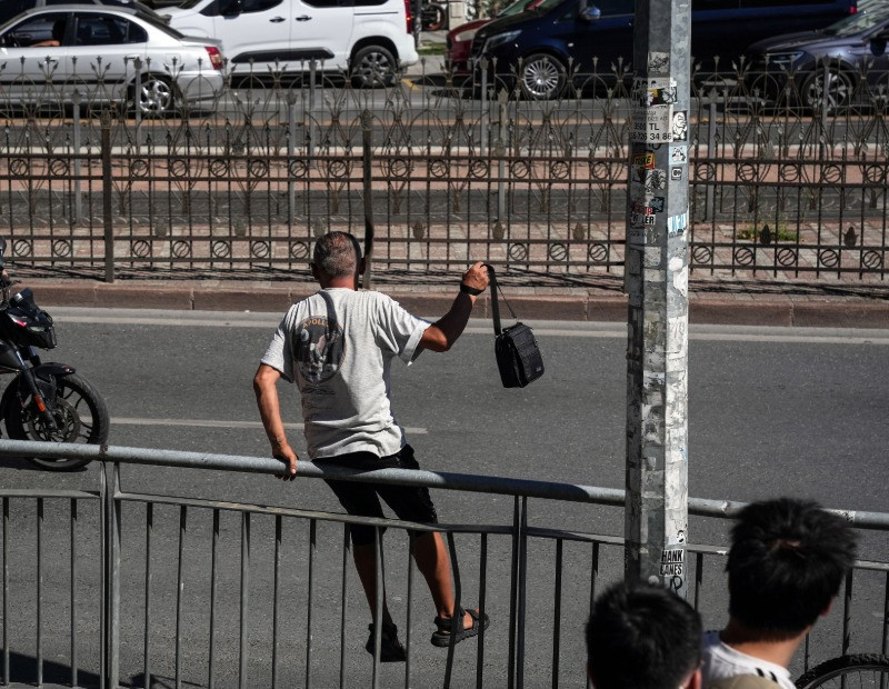 İstanbul’un göbeğinde kimsenin takmadığı tabela - Resim : 2
