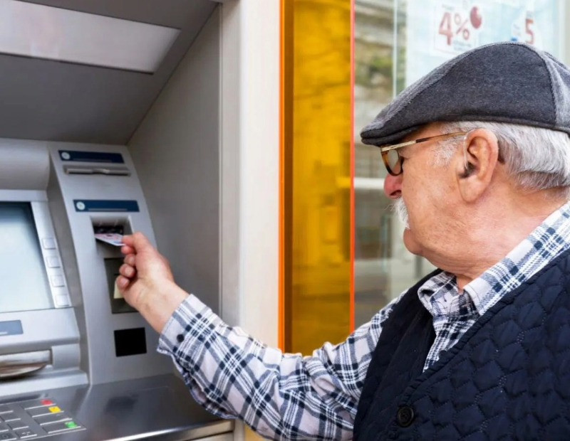 Bir banka &ccedil;ıtayı y&uuml;kseltti. Emekli promosyonunda yeni rakam belli oldu - Resim : 3