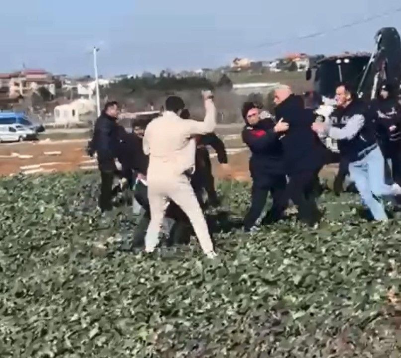 'Kaçak yapı' yıkımında gerginlik: 5 gözaltı - Resim: 2