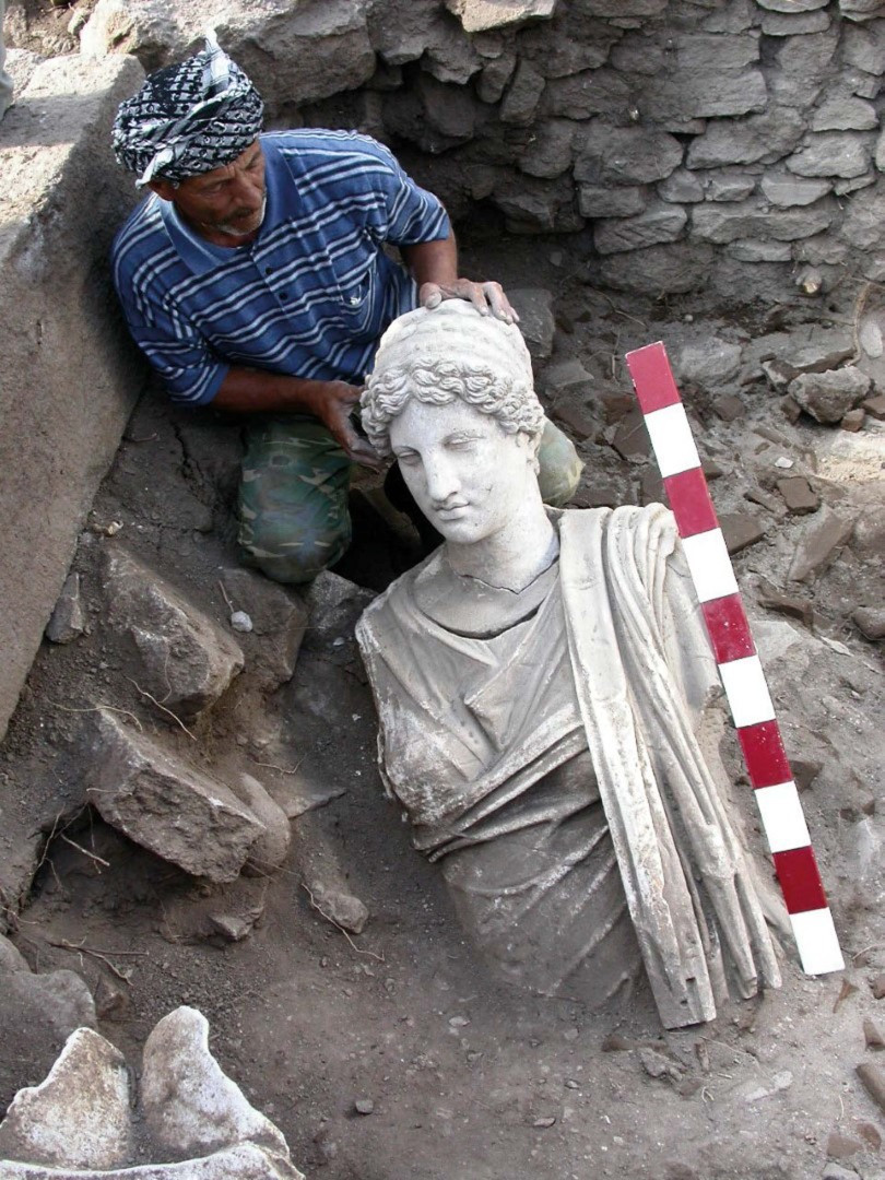 Dünyanın tek Hestia heykeli Manisa'da sergileniyor - Resim : 1