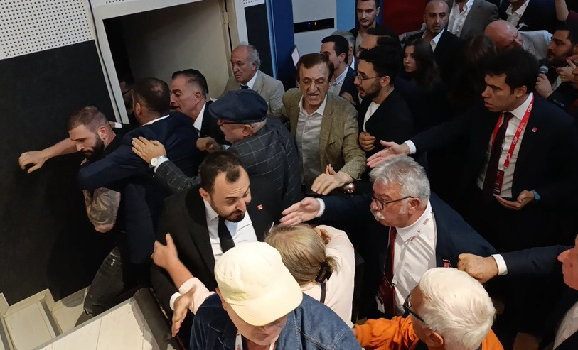 Kocaeli’de CHP ilçe kongresinde kavga - Resim : 3