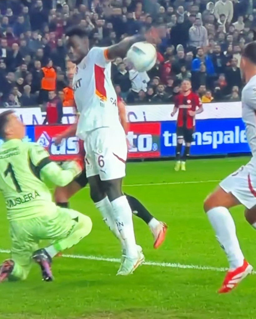 Mourinho'nun Galatasaray paylaşımına Icardi'den jet cevap - Resim : 1