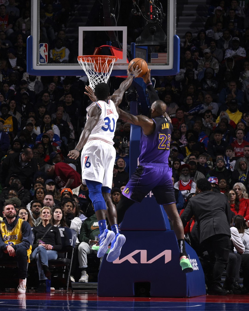 Milli yıldızımız Adem Bona, LeBron James’in karizmasını yerle bir etti! - Resim : 1