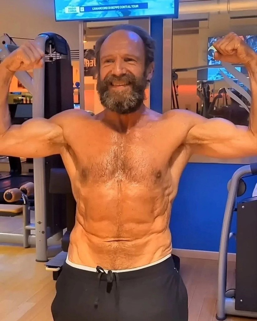 Ünlü aktör Ralph Fiennes 62 yaşında bambaşka birine dönüştü - Resim : 1