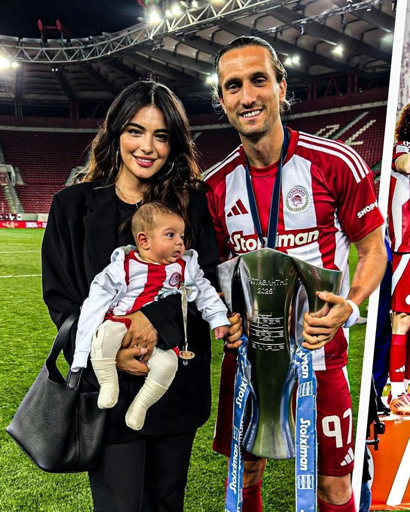 Melisa Aslı Pamuk ile Yusuf Yazıcı, oğullarının yüzünü ilk kez gösterdi - Resim : 1