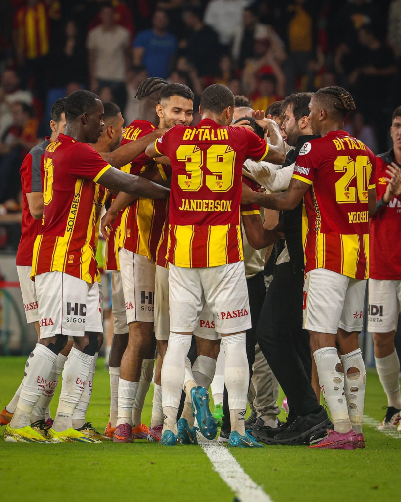 Göztepe evinde kendinden emin: Göz-Göz İzmir'de bir başka - Resim : 1