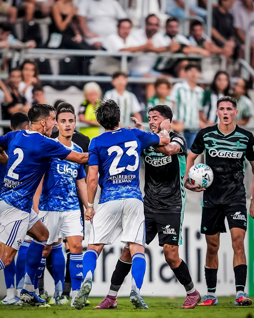 Hazırlık maçında meydan savaşı: Como ve Real Betis oyuncuları birbirine girdi - Resim : 1