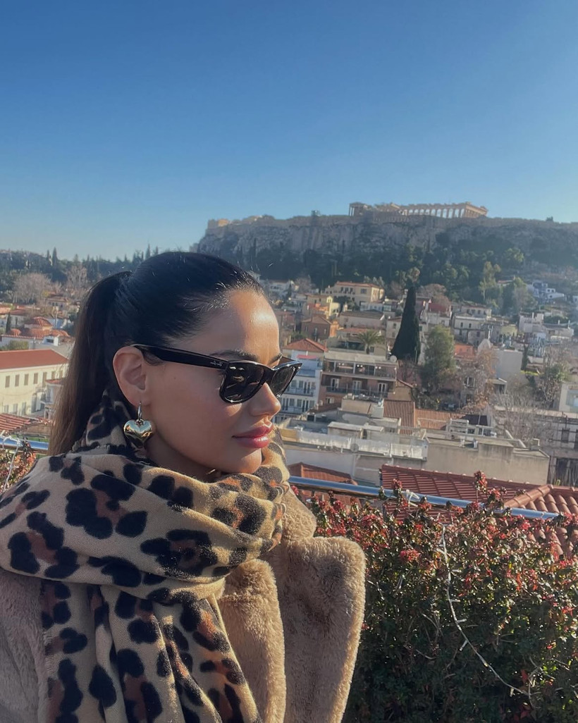 Fon vurgunundan "Adriana Lima" &ccedil;ıktı. G&ouml;zaltındaki 12 isimden biri de o - Resim : 1