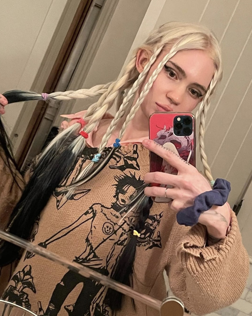 Ünlü şarkıcının yüzüne yaptırdığı dövme tartışma çıkardı - Resim : 1