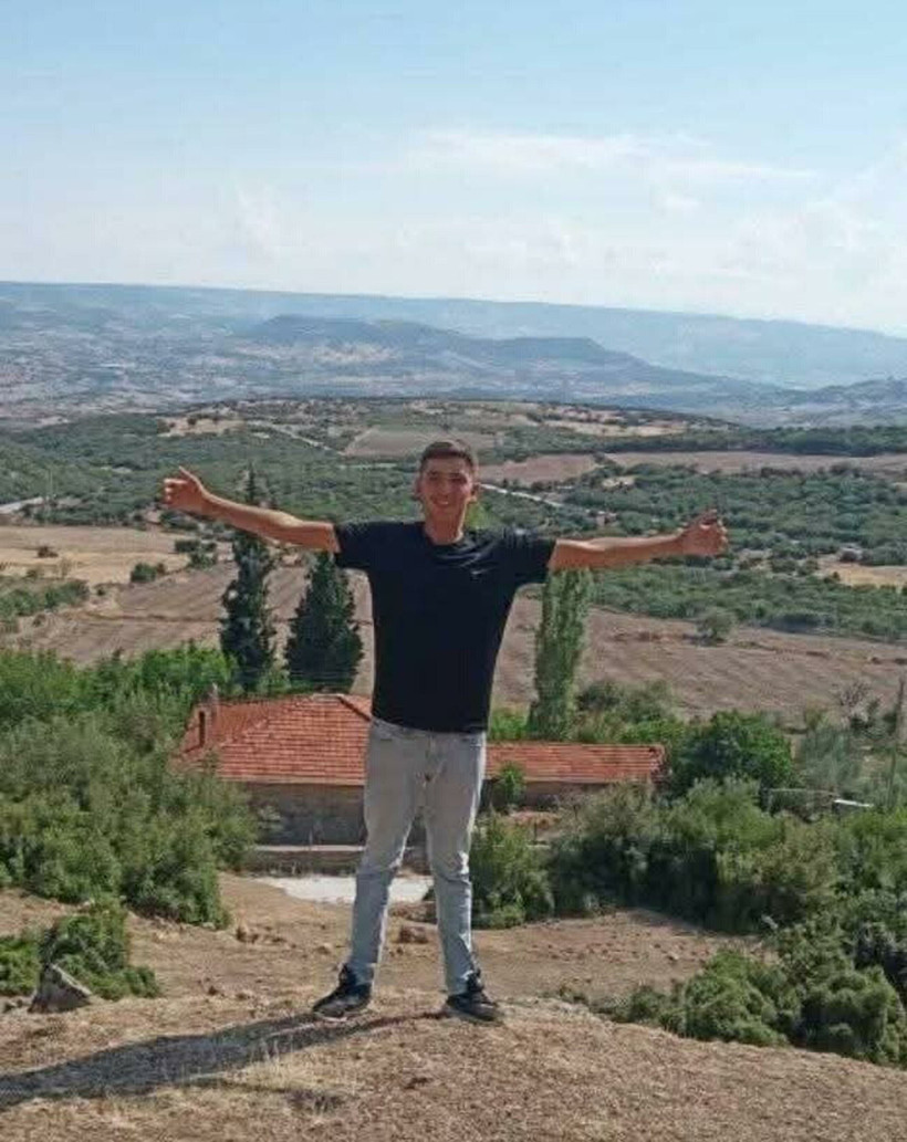 Traktör tarlaya uçtu: Çocuk öldü - Resim : 1