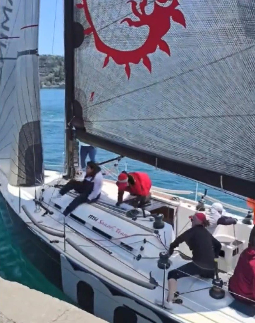 Boğaz'da yürekler ağza geldi... Santimlerle kurtuldu - Resim : 1