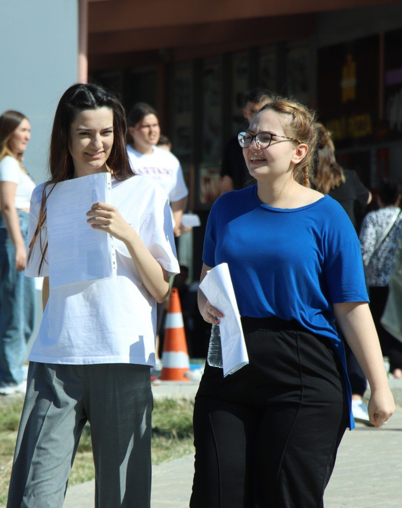 YKS'de ikinci gün heyecanı başladı: Özgür Özel yine yalnız bırakmadı - Resim: 3