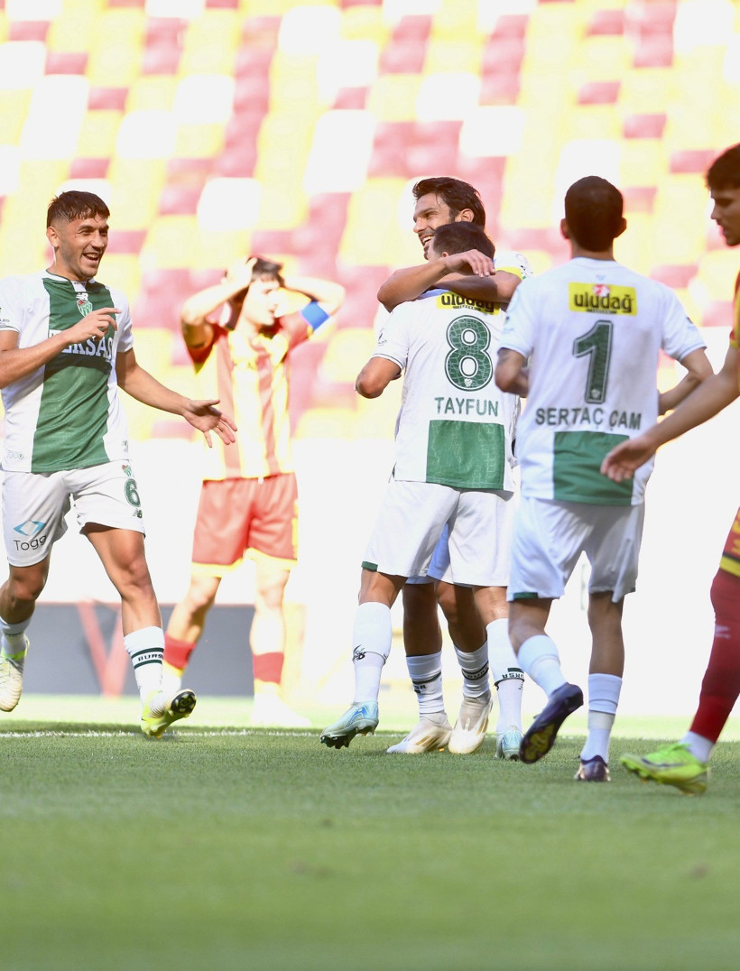 Bursaspor'dan sezona tarihi başlangıç: 8-0'lık zafer - Resim : 1