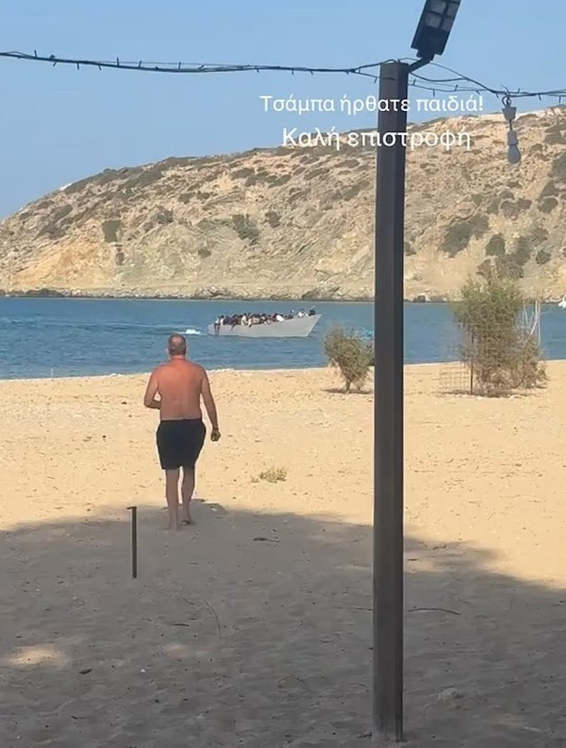 Tatilciler mülteci teknesine müdahale etti - Resim : 1