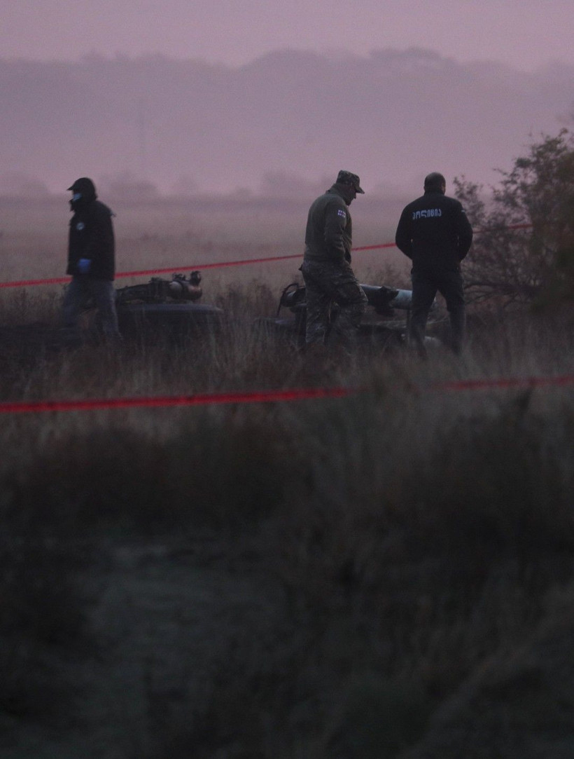 8 bin metre yükseklikte üçe bölündü: Olay yeri böyle görüntülendi - Resim: 16