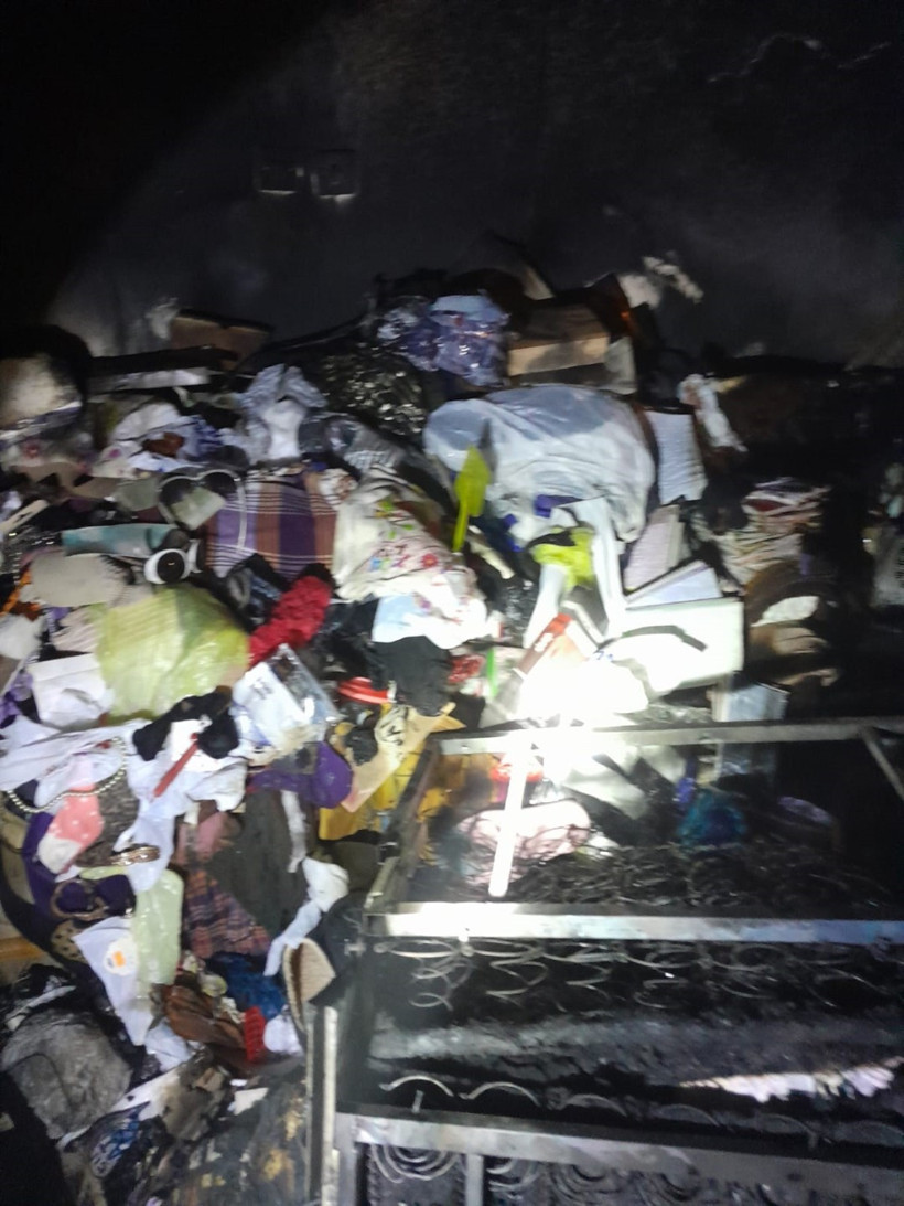 Çöp evde facia: Camdan atladı ama kurtulamadı - Resim : 1