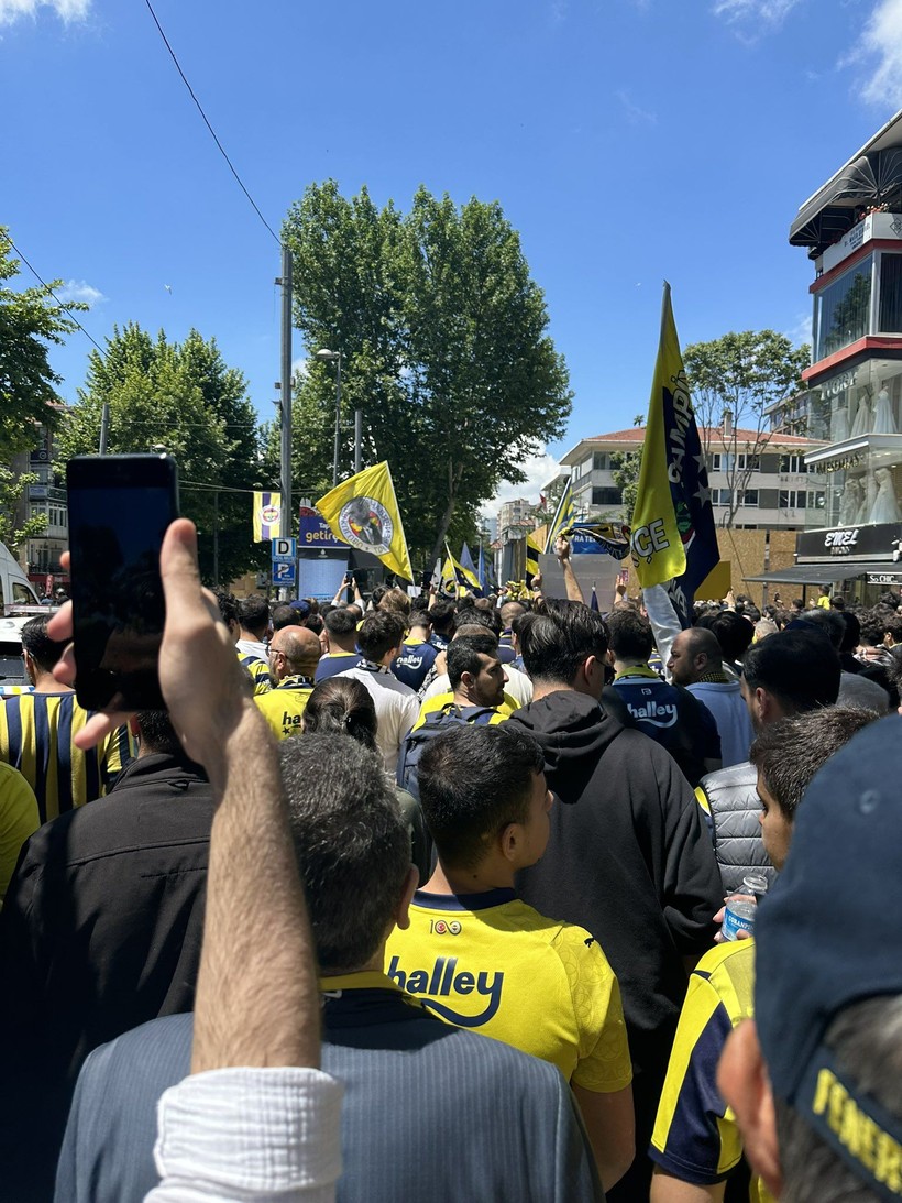Kadıköy'de Ali Koç'u protesto yürüyüşü: Başkan adayı da katıldı - Resim: 3