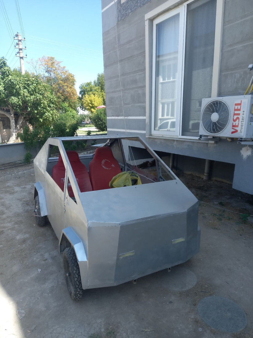 Denizli'de Elon Musk'ın milyonluk Cybertruck’ını 75 bin liraya yaptı - Resim : 1