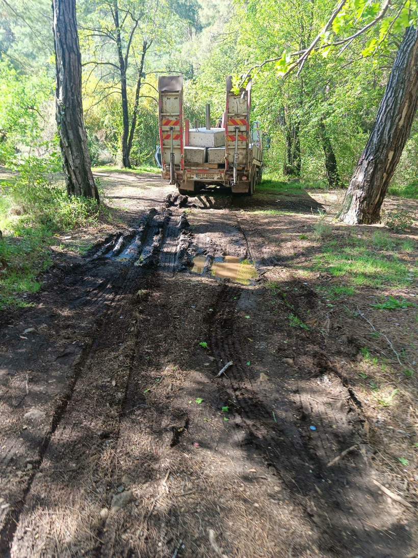 Göcek'te koy nöbeti: Jandarma izin vermedi, vatandaş suya girdi - Resim : 1