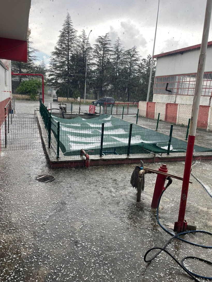 Birçok şehirde yağış, sel, dolu, hortum etkili oldu - Resim: 7