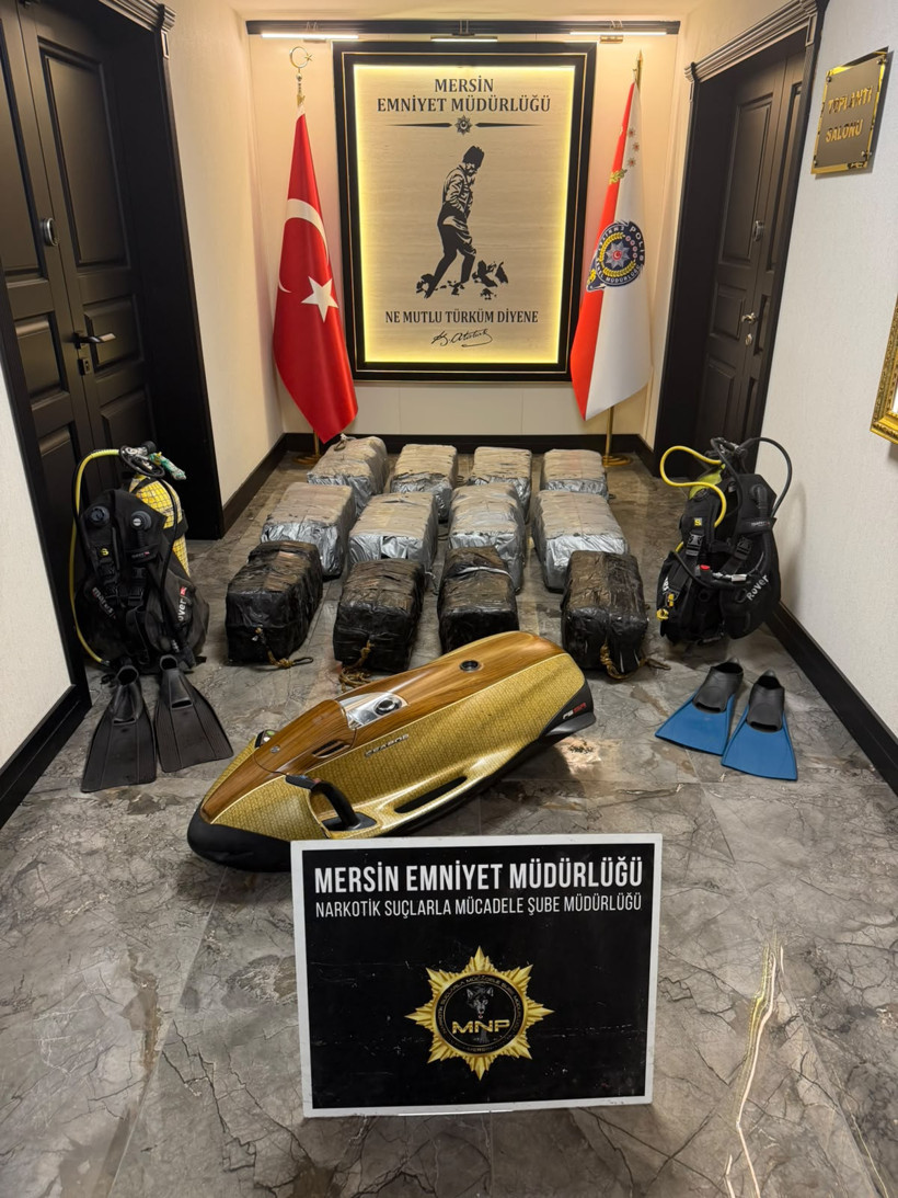 Mersin Limanı’nda zulada 350 kilogram kokain ele geçirildi. - Resim : 2