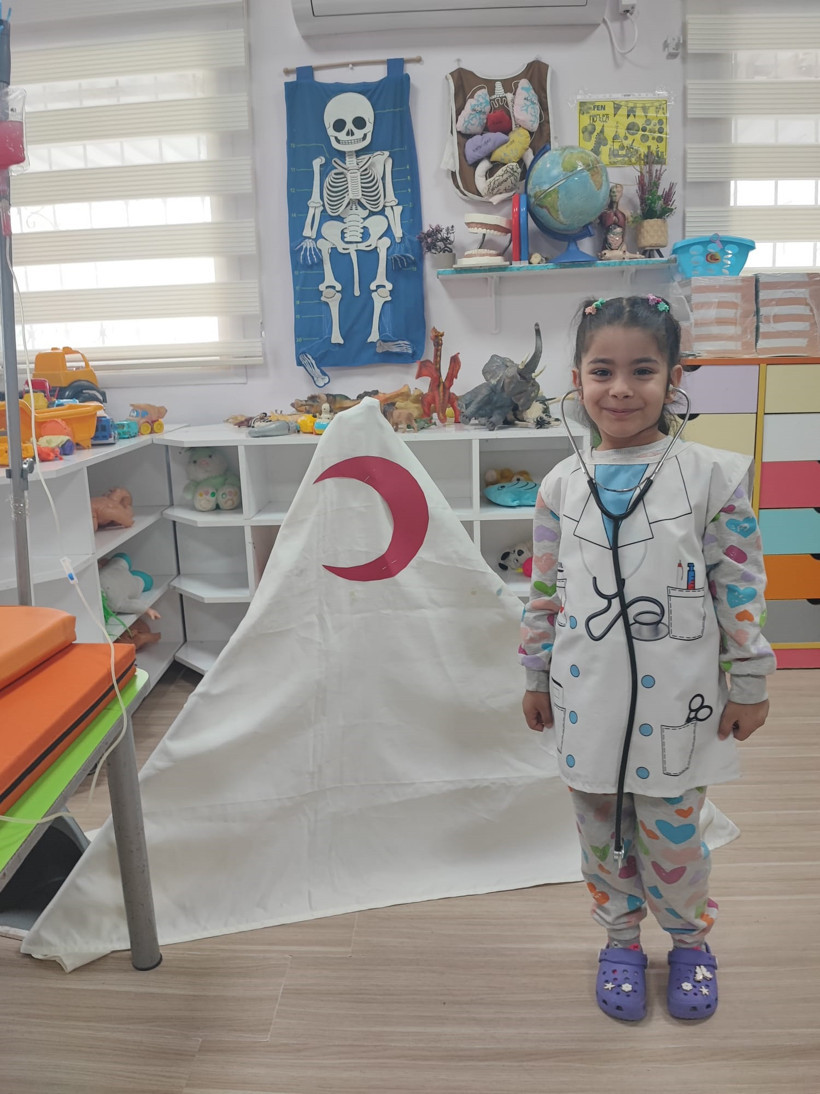 Daha 6 yaşında: Bir iğne yüzünden yatağa bağımlı hale geldi - Resim : 2