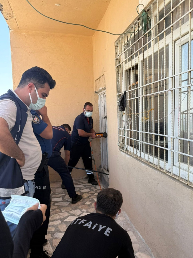 İki kız kardeş ölü bulundu - Resim : 1