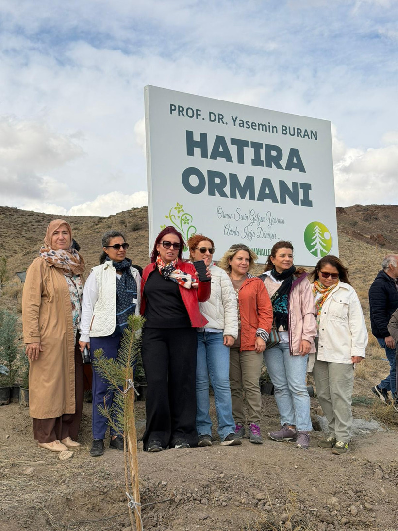 Trafik kazasında hayatını kaybetmişti: Profesör için hatıra ormanı - Resim : 1