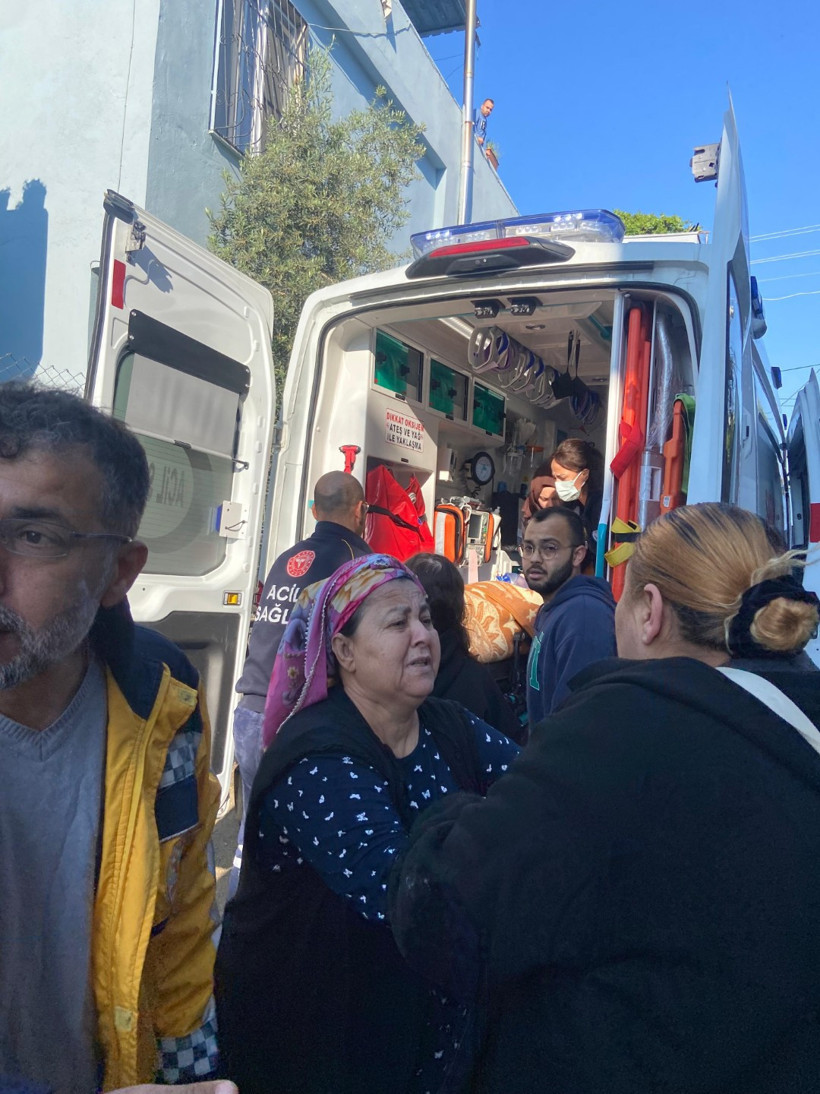 Ambulansın anahtarı kayboldu, hasta başka ambulansla götürülürken öldü - Resim : 1