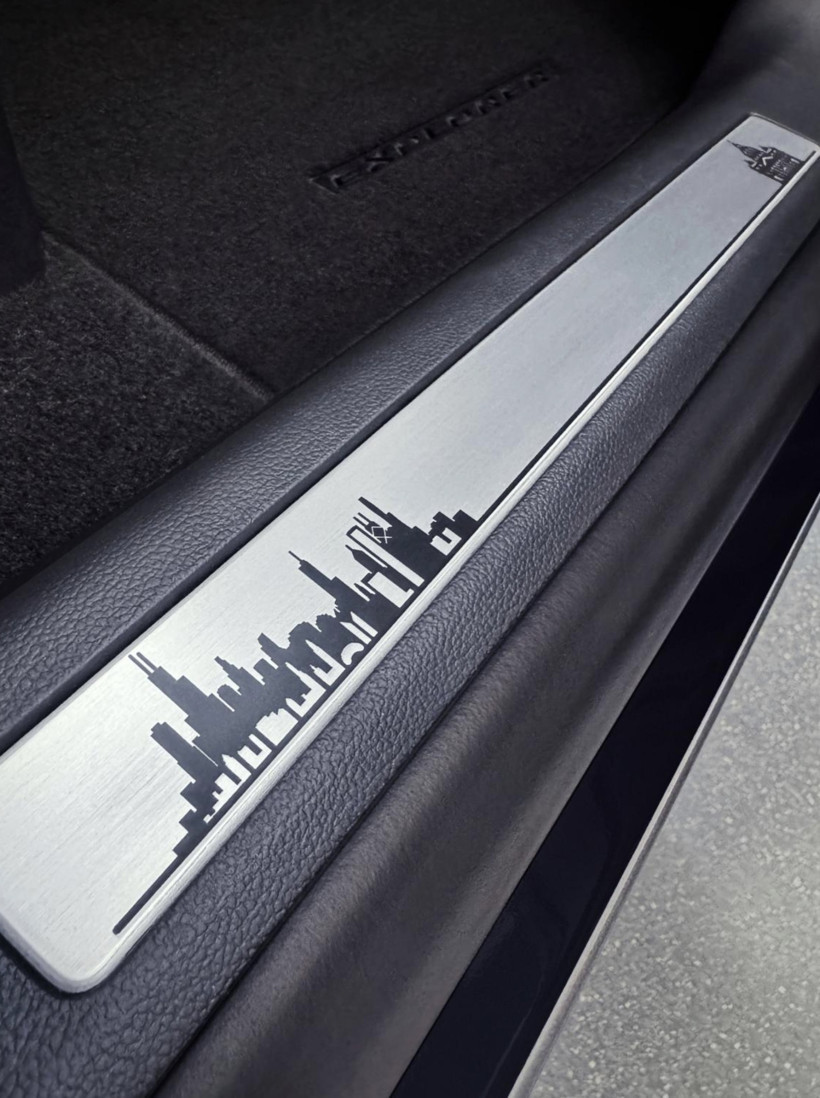 Papa'ya özel otomobil hediye ettiler - Resim : 1