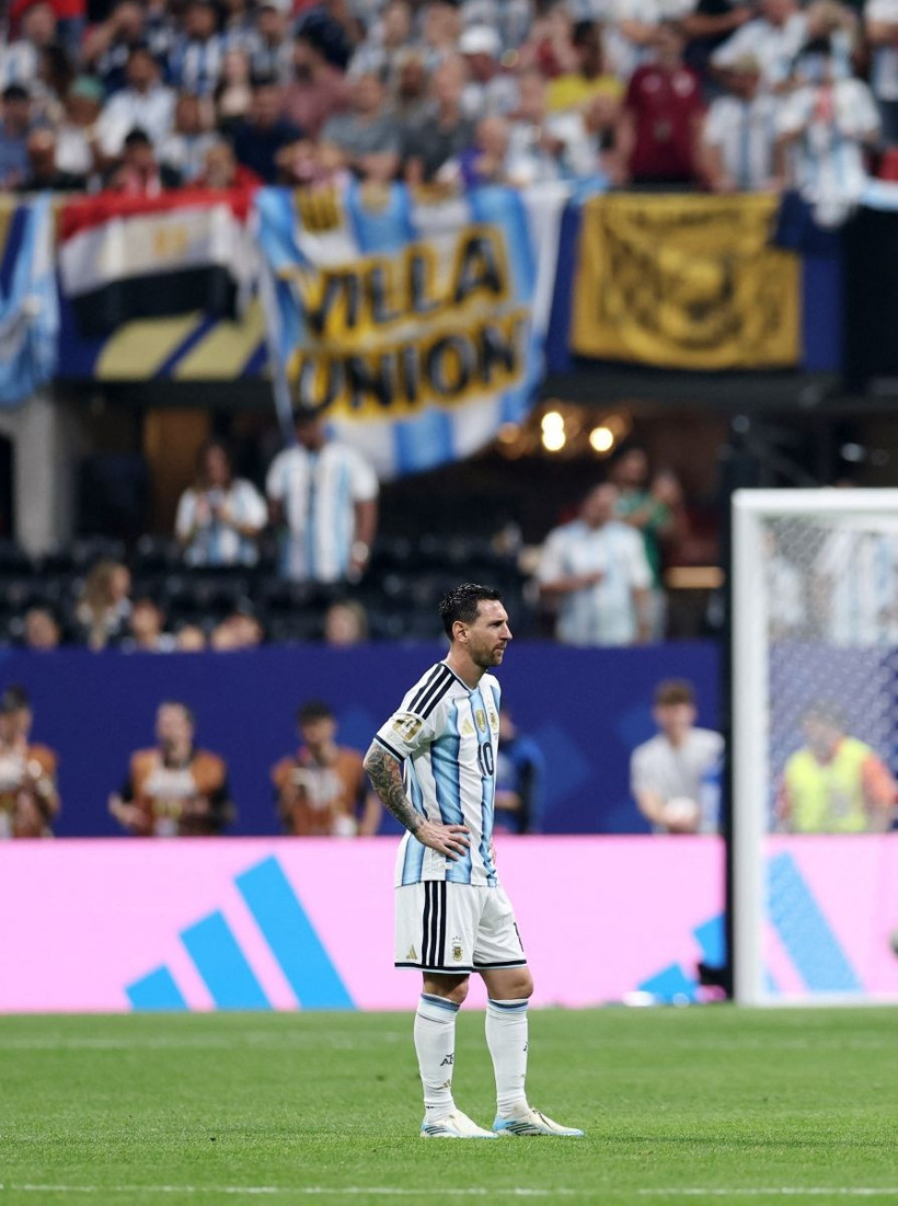 Maç bitti, Messi ağladı: Rekor kırdığı gecede arkadaşları teselli etti! - Resim: 8
