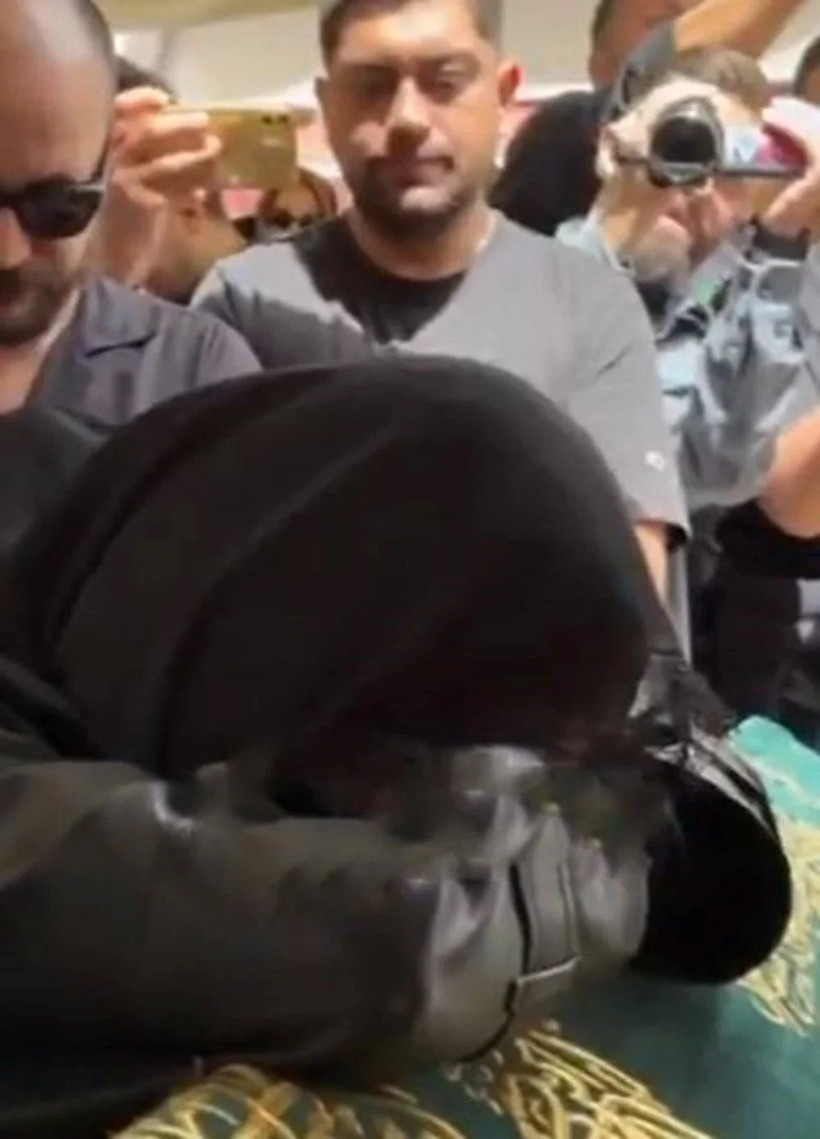 Simge Sağın’ın acı günü! Ablası Nilay Sağın son yolculuğuna uğurlandı - Resim : 2