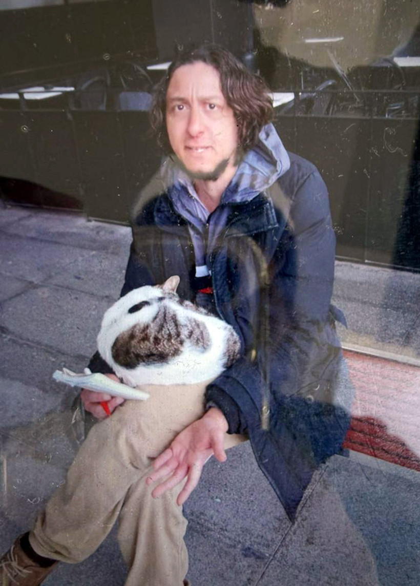 Anne yıkıldı: Günlerdir haber alamadığı oğlu evinde ölü bulundu - Resim : 2