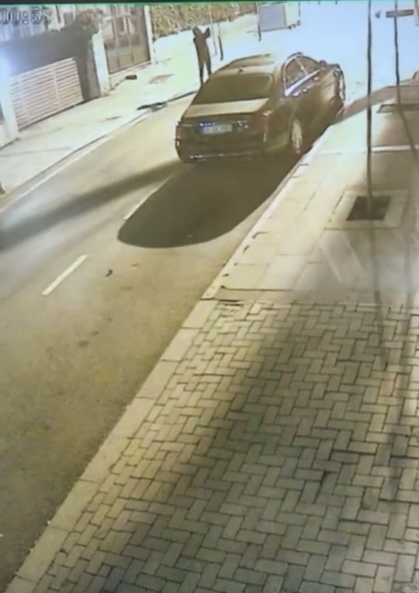 Galerisi yakıldı, evi kurşunlandı: 'Talimat yurt dışından' - Resim : 2