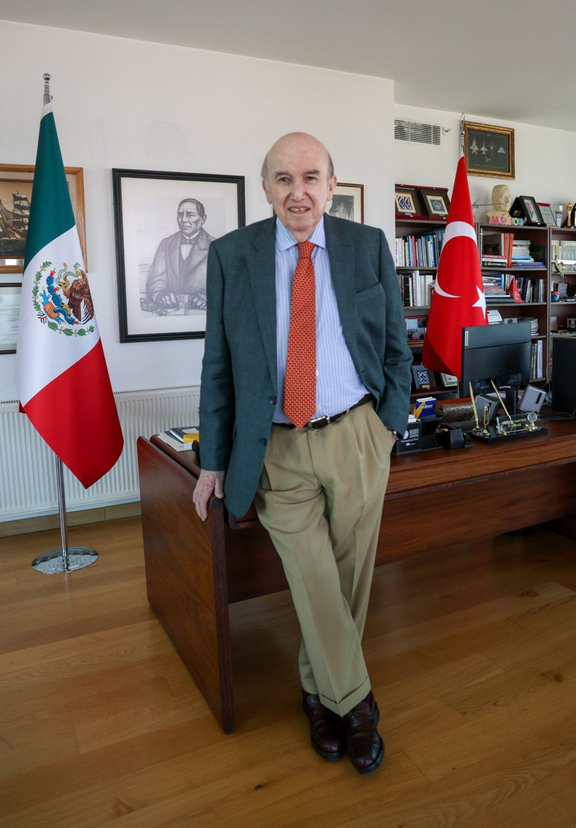 Emine Erdoğan da paylaşmıştı, 'Bu bir sır değil' dedi: 'Osmanlı'nın damadı' Türkiye'den ayrılıyor - Resim: 6